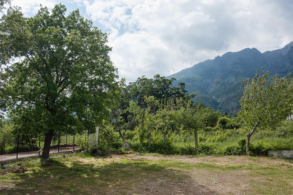Meraklis Rooms Kariotes Exterior photo