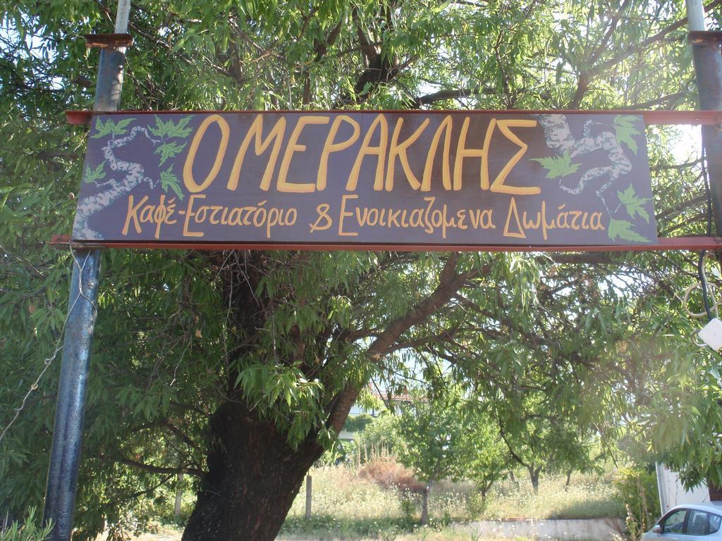 Meraklis Rooms Kariotes Exterior photo
