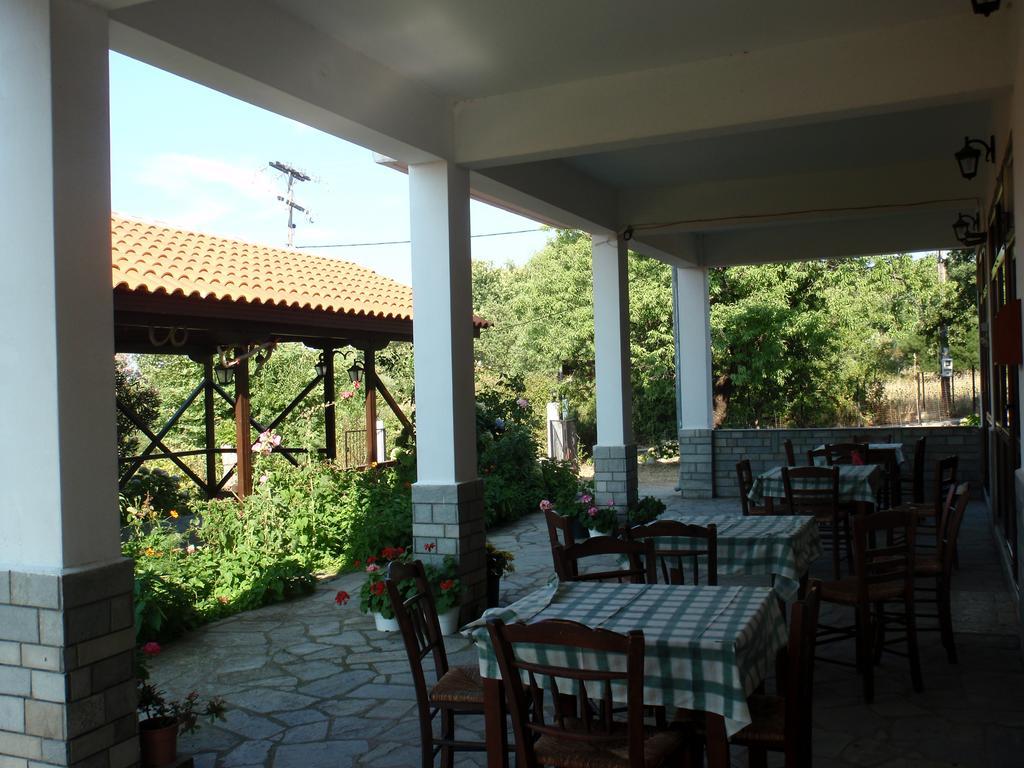 Meraklis Rooms Kariotes Exterior photo