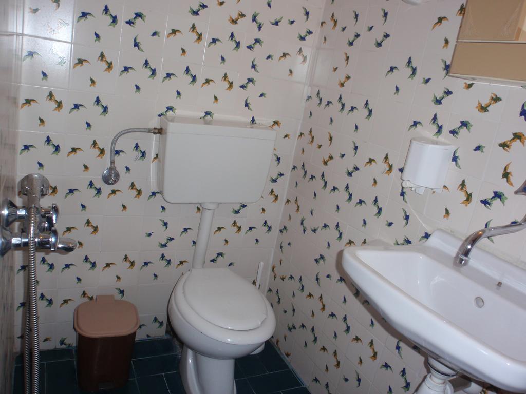Meraklis Rooms Kariotes Exterior photo